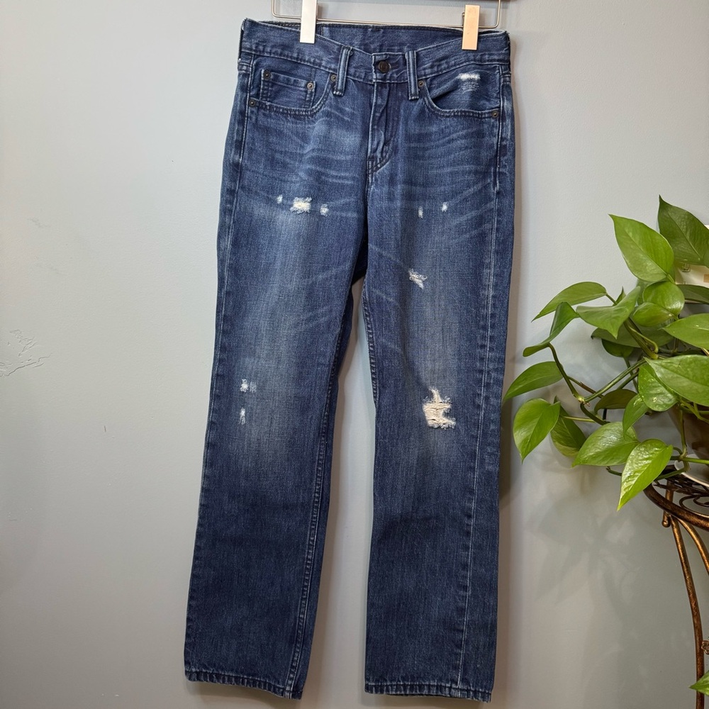 Levi’s 514 Straight Leg Distressed Jeans. Men Size 29x30 (actual 28x29)